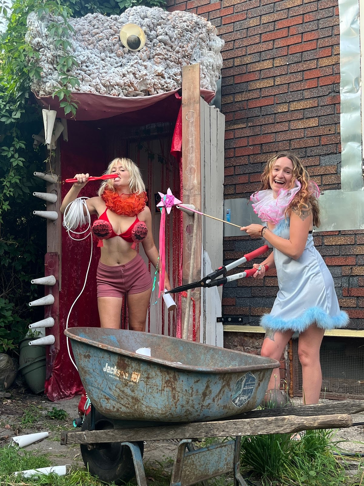 ThoseClownsAtOldYeller